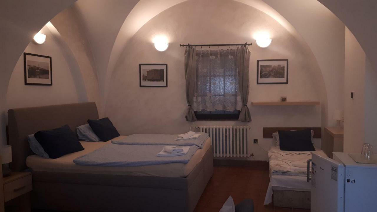 Penzion a restaurace Modrá růže Tábor Exterior foto